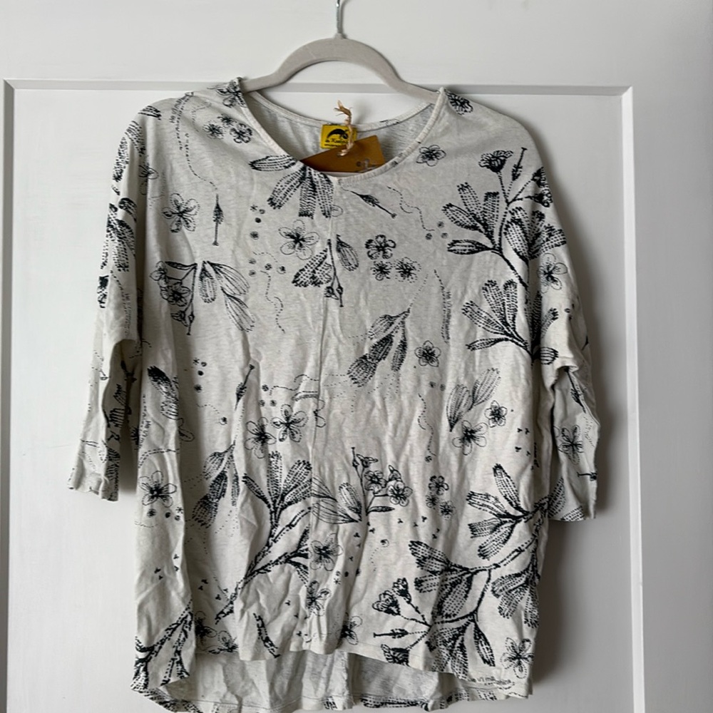 Kealopiko NWT 3/4 sleeve dolman Tee Size Small